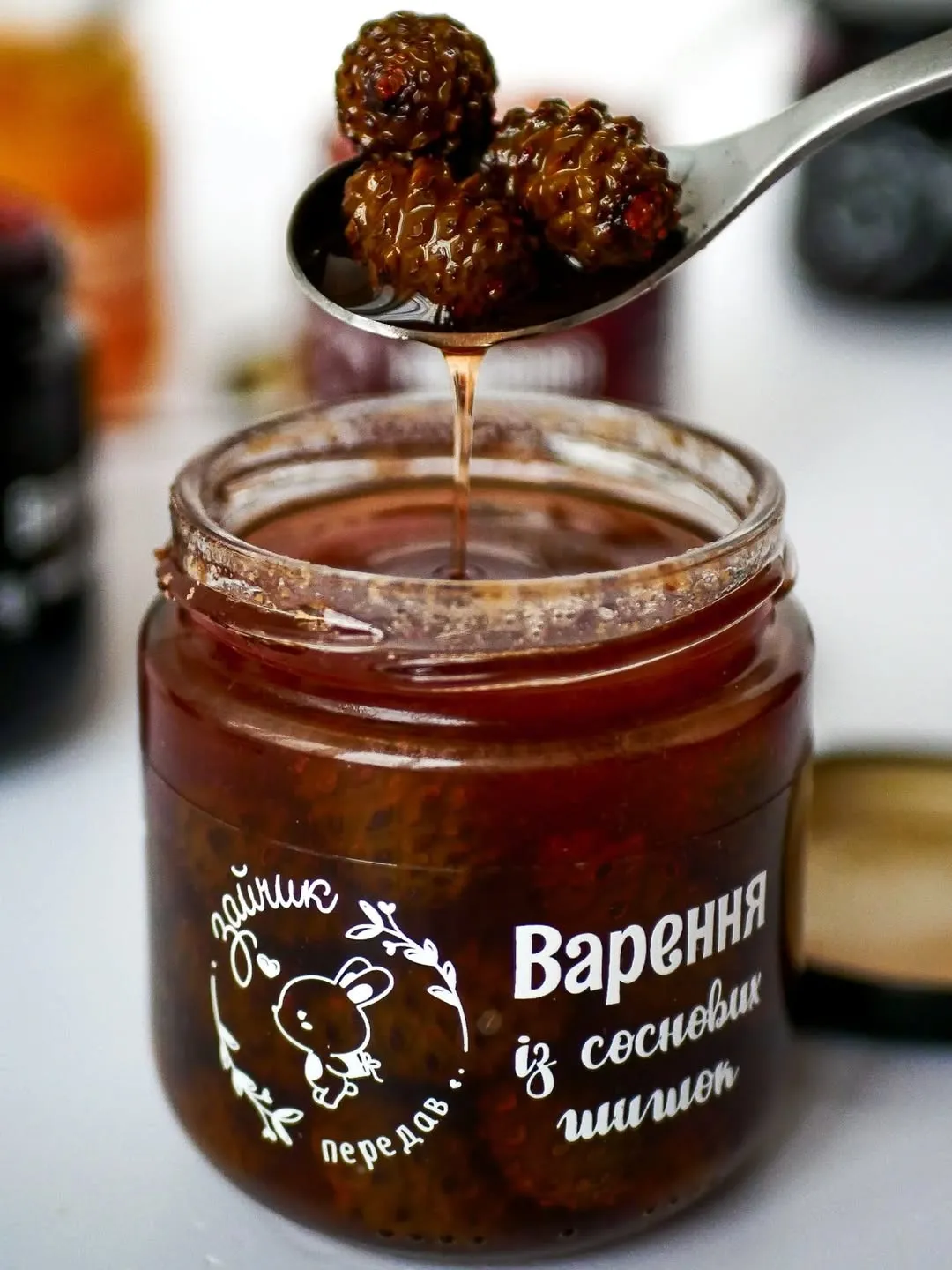 Варення із соснових шишок